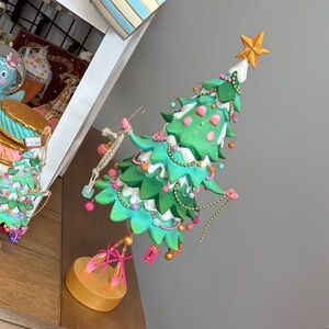 Pinesy on point tabletop by Glitterville